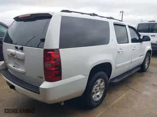 2007 Chevrolet Suburban LT with VIN 3GNFC16007G185565, listed as a IAAI auction lot 41555894 with 1 mi miles. Bid and sale history available at carsss.com. Image 4.