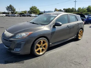 2011 Mazda 3 S Sport z VIN JM1BL1K59B1376286, wystawiony jako Copart lot #59350725 z przebiegiem 156 984 mil mil oraz Czysty tytuł • Clean title. Historia ofert i sprzedaży dostępna na DreamBid. Obrazek 1.