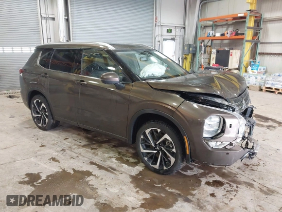 2024 Mitsubishi Outlander SEL z VIN JA4J4WA84RZ054131, wystawiony jako IAAI lot #41555718 z przebiegiem 17 559 mil mil oraz . Historia ofert i sprzedaży dostępna na DreamBid. Obrazek 1.