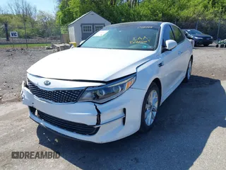 2016 Kia Optima EX z VIN 5XXGU4L37GG048085, wystawiony jako IAAI lot #42044849 z przebiegiem 107 304 mil mil oraz . Historia ofert i sprzedaży dostępna na DreamBid. Obrazek 17.