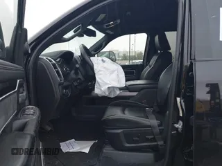 2022 Ram 2500 Laramie z VIN 3C6UR5FL2NG377414, wystawiony jako IAAI lot #41492443 z przebiegiem 100 477 mil mil oraz . Historia ofert i sprzedaży dostępna na DreamBid. Obrazek 5.