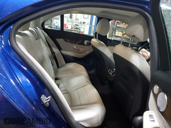 2018 Mercedes-Benz C 300 z VIN 55SWF4KB3JU248257, wystawiony jako Copart lot #50001055 z przebiegiem 53 334 mil mil oraz Szkoda całkowita • Salvage title. Historia ofert i sprzedaży dostępna na DreamBid. Obrazek 10.