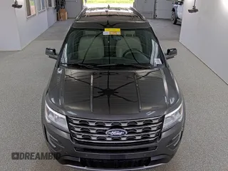 2017 Ford Explorer XLT z VIN 1FM5K8D89HGD08040, wystawiony jako IAAI lot #42516623 z przebiegiem 50 937 mil mil oraz . Historia ofert i sprzedaży dostępna na DreamBid. Obrazek 14.