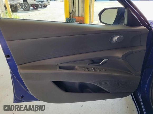 2024 Hyundai Elantra SEL with VIN KMHLM4DG9RU648650, listed as a IAAI auction lot 42853007 with 29,591 mi miles and . Bid and sale history available at DreamBid. Image 4.