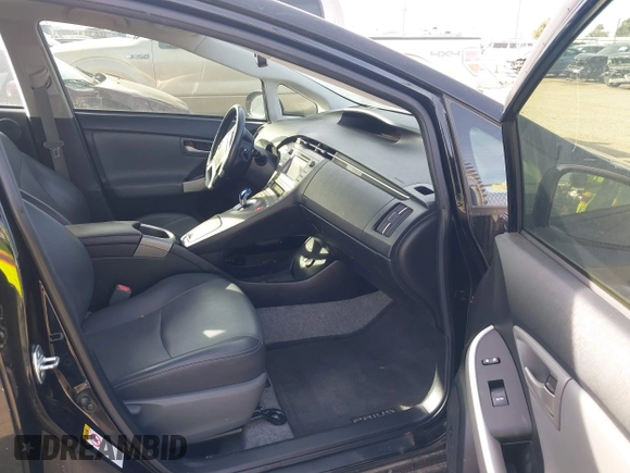 2015 Toyota Prius Four with VIN JTDKN3DU0F1917158, listed as a IAAI auction lot 40918041 with 238,024 mi miles. Bid and sale history available at carsss.com. Image 5.