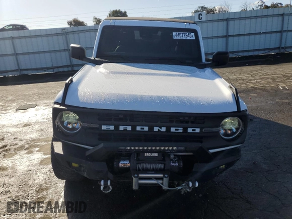 2023 Ford Bronco with VIN 1FMDE5DH8PLA85996, listed as a Copart auction lot 44072945 with 41,789 mi miles and Salvage Title. Bid and sale history available at DreamBid. Image 5.