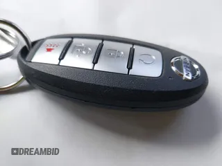 2019 Nissan Pathfinder S z VIN 5N1DR2MM8KC637926, wystawiony jako IAAI lot #41903395 z przebiegiem 84 436 mil mil oraz . Historia ofert i sprzedaży dostępna na DreamBid. Obrazek 11.