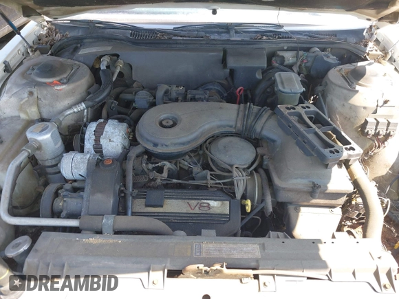 1989 Cadillac DeVille z VIN 1G6CD5159K4342392, wystawiony jako IAAI lot #42451638 z przebiegiem 162 687 mil mil oraz . Historia ofert i sprzedaży dostępna na DreamBid. Obrazek 10.
