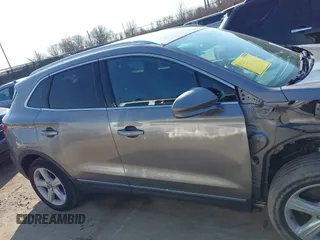 2016 Lincoln MKC Premier with VIN 5LMCJ1D98GUJ21055, listed as a IAAI auction lot 41747502 with 101,956 mi miles and . Bid and sale history available at DreamBid. Image 14.
