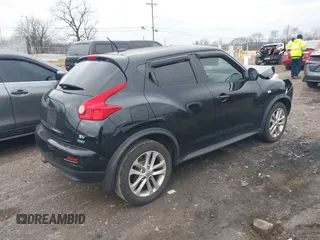 2014 Nissan Juke S with VIN JN8AF5MR1ET351423, listed as a IAAI auction lot 41581183 with 100,528 mi miles. Bid and sale history available at carsss.com. Image 4.