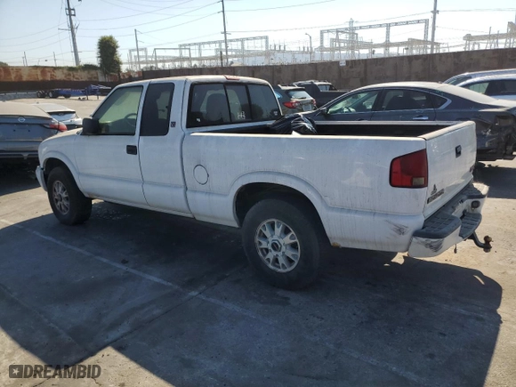 2003 GMC Sonoma SLS with VIN 1GTDT19X538159245, listed as a Copart auction lot 70503874 with 150,249 mi miles and Clean Title. Bid and sale history available at carsss.com. Image 2.