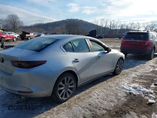 2019 Mazda 3 w/Select with VIN 3MZBPAAL4KM109139, listed as a IAAI auction lot 41421281 with 105,954 mi miles. Bid and sale history available at carsss.com. Image 4.