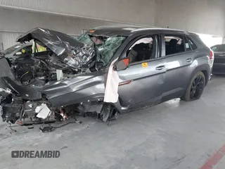 2021 Volkswagen Atlas SE z VIN 1V2JE2CA8MC237781, wystawiony jako IAAI lot #42404797 z przebiegiem Nie podano mil oraz . Historia ofert i sprzedaży dostępna na DreamBid. Obrazek 17.