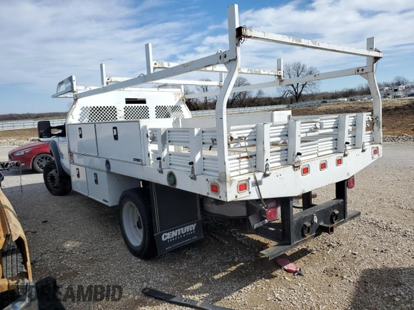 2016 Ford F-550 XL с VIN 1FDUF5GT9GEC32893, выставлен на аукционе Copart как лот 61276675 с пробегом 72 707 миль миль и Списание • Salvage title. История ставок и продаж доступна на DreamBid. Изображение 3.
