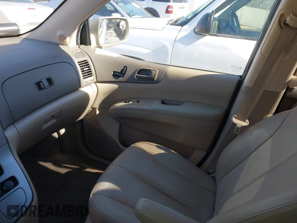2009 Kia Sedona LX with VIN KNDMB233496278214, listed as a IAAI auction lot 41815456 with 205,799 mi miles. Bid and sale history available at carsss.com. Image 5.