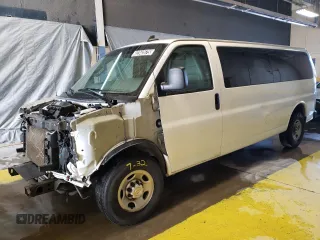 2022 Chevrolet Express Passenger LS z VIN 1GAZGNFP2N1295097, wystawiony jako Copart lot #42342675 z przebiegiem 39 207 mil mil oraz Czysty tytuł • Clean title. Historia ofert i sprzedaży dostępna na DreamBid. Obrazek 1.