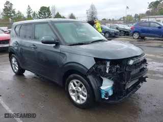 2025 Kia Soul LX with VIN KNDJ23AU0S7245733, listed as a IAAI auction lot 41845570 with 6,561 mi miles. Bid and sale history available at carsss.com. Image 1.