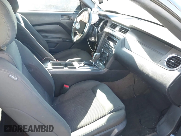 2014 Ford Mustang V6 with VIN 1ZVBP8EM2E5322709, listed as a IAAI auction lot 41732809 with 130,263 mi miles. Bid and sale history available at carsss.com. Image 5.