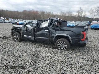 2024 Toyota Tundra 1794 Edition z VIN 5TFMA5DB4RX185682, wystawiony jako Copart lot #52884035 z przebiegiem Nie podano mil oraz Szkoda całkowita • Salvage title. Historia ofert i sprzedaży dostępna na DreamBid. Obrazek 2.