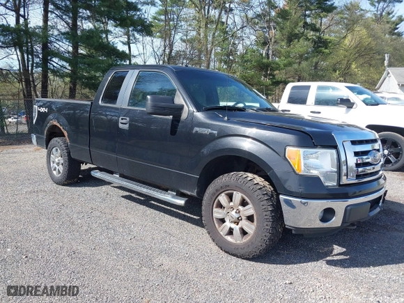 2011 Ford F-150 XL with VIN 1FTFX1EF1BFA36935, listed as a IAAI auction lot 42084512 with 200,000 mi miles. Bid and sale history available at carsss.com. Image 1.
