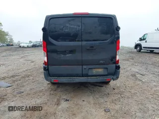 2017 Ford Transit z VIN 1FTYE1YM6HKA47762, wystawiony jako IAAI lot #41799938 z przebiegiem Nie podano mil oraz . Historia ofert i sprzedaży dostępna na DreamBid. Obrazek 15.