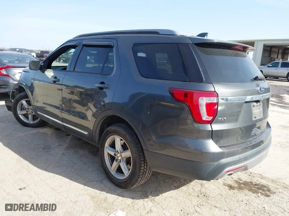 2017 Ford Explorer XLT with VIN 1FM5K8D8XHGC76912, listed as a IAAI auction lot 41728061 with 100,995 mi miles. Bid and sale history available at carsss.com. Image 3.
