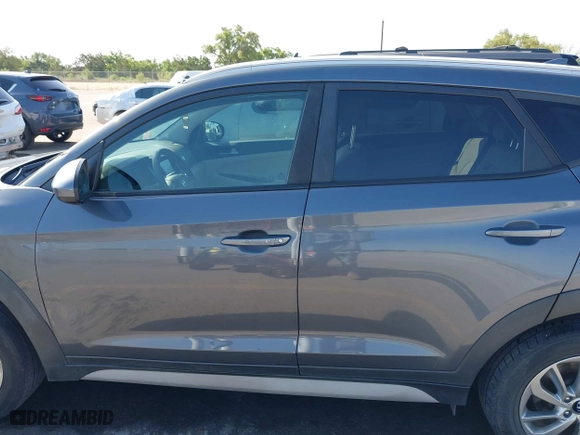 2018 Hyundai Tucson SEL with VIN KM8J33A4XJU725819, listed as a IAAI auction lot 42025469 with 119,866 mi miles. Bid and sale history available at carsss.com. Image 14.