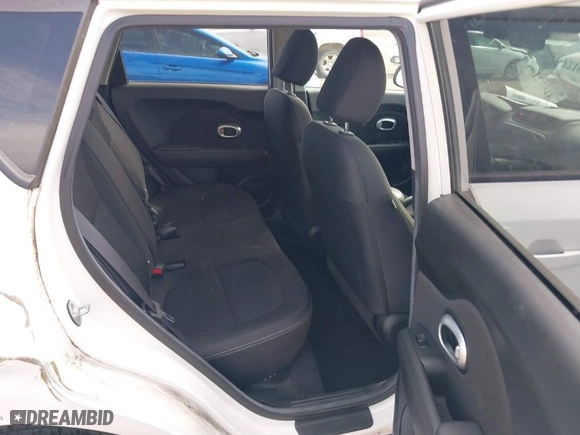 2015 Kia Soul with VIN KNDJN2A2XF7157813, listed as a IAAI auction lot 41692105 with 132,416 mi miles. Bid and sale history available at carsss.com. Image 8.