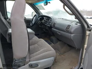 1998 Dodge Ram 1500 with VIN 3B7HC13Z6WG245108, listed as a IAAI auction lot 41616652 with 180,883 mi miles. Bid and sale history available at carsss.com. Image 5.