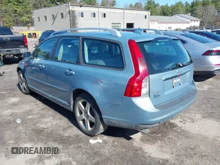 2008 Volvo V50 2.5T R-Design with VIN YV1MJ672182420949, listed as a IAAI auction lot 41992683 with 241,077 mi miles. Bid and sale history available at carsss.com. Image 3.