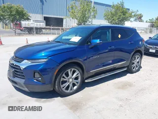 2022 Chevrolet Blazer Premier z VIN 3GNKBFRS9NS163926, wystawiony jako IAAI lot #42520738 z przebiegiem 45 560 mil mil oraz . Historia ofert i sprzedaży dostępna na DreamBid. Obrazek 2.