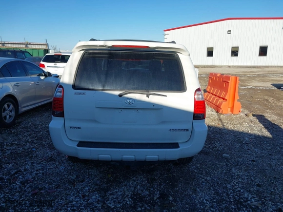 2006 Toyota 4Runner SR5 with VIN JTEBU14R560098877, listed as a IAAI auction lot 41722880 with 212,357 mi miles. Bid and sale history available at carsss.com. Image 17.