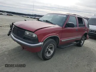 2001 Chevrolet Blazer LT z VIN 1GNCS13W11K260613, wystawiony jako Copart lot #42402085 z przebiegiem 205 229 mil mil oraz Szkoda całkowita • Salvage title. Historia ofert i sprzedaży dostępna na DreamBid. Obrazek 1.