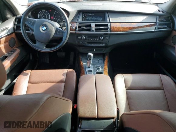 2013 BMW X5 xDrive35i z VIN 5UXZV4C56D0B24871, wystawiony jako Copart lot #55187185 z przebiegiem 141 533 mil mil oraz Czysty tytuł • Clean title. Historia ofert i sprzedaży dostępna na DreamBid. Obrazek 8.
