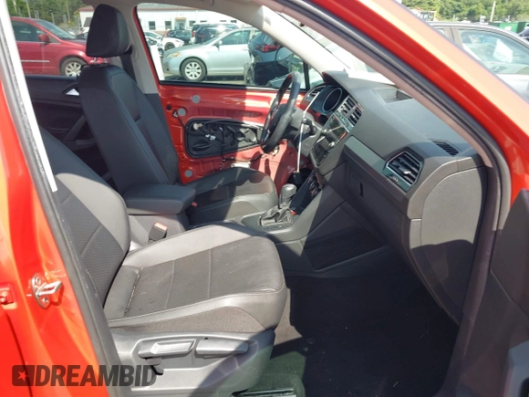 2019 Volkswagen Tiguan SE with VIN 3VV3B7AX8KM128788, listed as a IAAI auction lot 42462376 with 78,533 mi miles and . Bid and sale history available at DreamBid. Image 5.