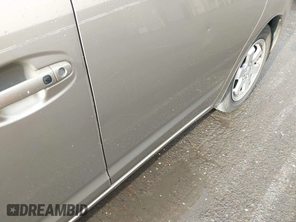 2005 Toyota Prius z VIN JTDKB20U253079310, wystawiony jako IAAI lot #41501954 z przebiegiem 160 728 mil mil oraz . Historia ofert i sprzedaży dostępna na DreamBid. Obrazek 6.