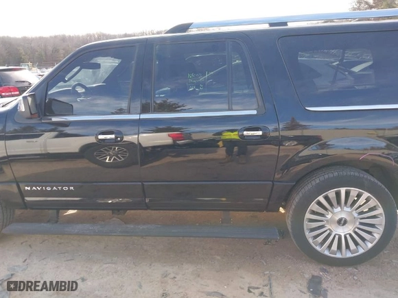 2017 Lincoln Navigator L Reserve with VIN 5LMJJ3LT6HEL11156, listed as a IAAI auction lot 41466279 with 135,102 mi miles. Bid and sale history available at carsss.com. Image 14.