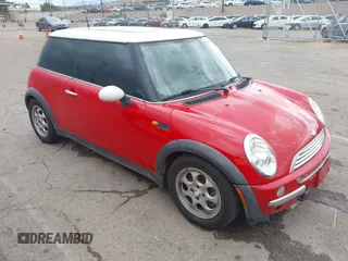 2003 MINI Hardtop z VIN WMWRC33423TE14480, wystawiony jako IAAI lot #42407909 z przebiegiem 167 086 mil mil oraz . Historia ofert i sprzedaży dostępna na DreamBid. Obrazek 1.