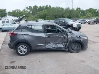 2023 Nissan Kicks S z VIN 3N1CP5BV3PL543504, wystawiony jako IAAI lot #42387560 z przebiegiem 30 740 mil mil oraz . Historia ofert i sprzedaży dostępna na DreamBid. Obrazek 12.