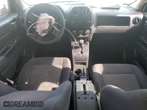2015 Jeep Patriot Altitude z VIN 1C4NJRBB9FD347740, wystawiony jako Copart lot #48906625 z przebiegiem 105 310 mil mil oraz Szkoda całkowita • Salvage title. Historia ofert i sprzedaży dostępna na DreamBid. Obrazek 8.