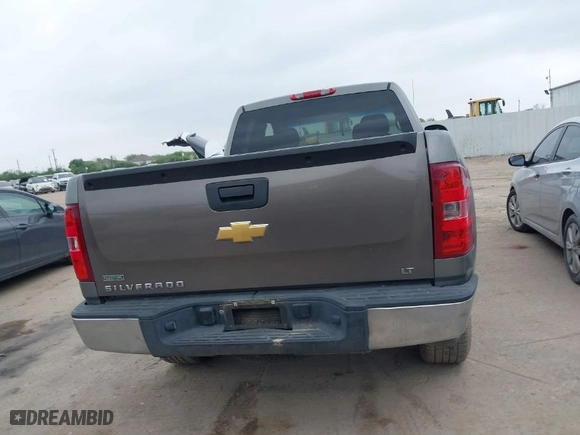 2008 Chevrolet Silverado 1500 Work Truck with VIN 1GCEC19CX8Z330185, listed as a IAAI auction lot 41891379 with 189,991 mi miles. Bid and sale history available at carsss.com. Image 16.