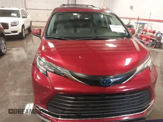 2022 Toyota Sienna XLE with VIN 5TDJRKEC2NS123067, listed as a IAAI auction lot 39982057 with 70,236 mi miles and . Bid and sale history available at DreamBid. Image 13.