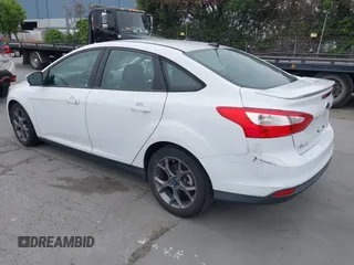 2013 Ford Focus SE with VIN 1FADP3F24DL152798, listed as a IAAI auction lot 42173023 with 133,411 mi miles and . Bid and sale history available at carsss.com. Image 3.