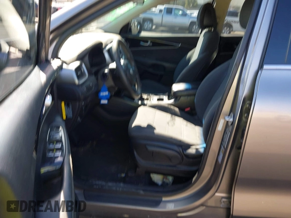 2016 Kia Sorento LX with VIN 5XYPG4A38GG119543, listed as a IAAI auction lot 41630117 with 79,816 mi miles. Bid and sale history available at carsss.com. Image 5.