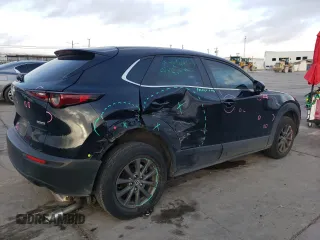 2022 Mazda CX-30 S with VIN 3MVDMBAL5NM405431, listed as a Copart auction lot 85294924 with 29,760 mi miles and Salvage title. Bid and sale history available at DreamBid. Image 3.