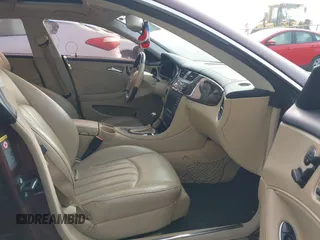 2009 Mercedes-Benz CLS 550 with VIN WDDDJ72X49A146979, listed as a IAAI auction lot 41871094 with 143,458 mi miles and . Bid and sale history available at DreamBid. Image 5.