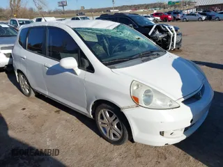 2007 Honda Fit Sport with VIN JHMGD38627S039263, listed as a IAAI auction lot 41774631 with 292,033 mi miles. Bid and sale history available at carsss.com. Image 1.