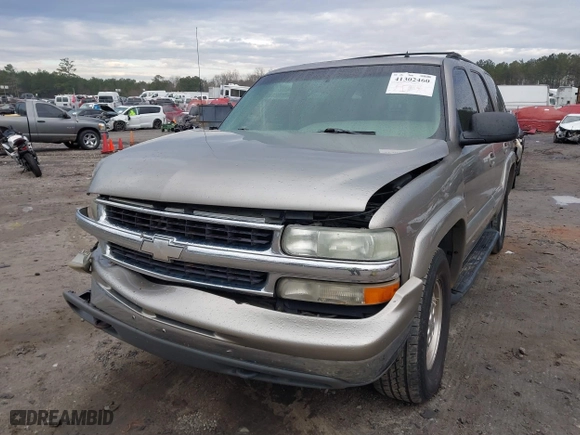 2002 Chevrolet Tahoe LT with VIN 1GNEC13Z22J256805, listed as a IAAI auction lot 41302460 with 249,578 mi miles. Bid and sale history available at carsss.com. Image 6.