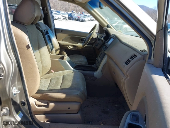 2008 Honda Pilot EX-L with VIN 5FNYF18778B052859, listed as a IAAI auction lot 41695095 with 249,207 mi miles. Bid and sale history available at carsss.com. Image 5.