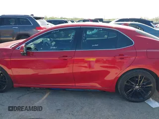 2022 Toyota Camry XSE z VIN 4T1K61AK1NU006141, wystawiony jako IAAI lot #42078782 z przebiegiem 55 637 mil mil oraz . Historia ofert i sprzedaży dostępna na DreamBid. Obrazek 14.